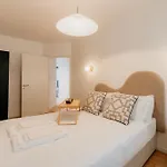 Mary Pink - No 1C - Stunning Two-Bedroom Apartment